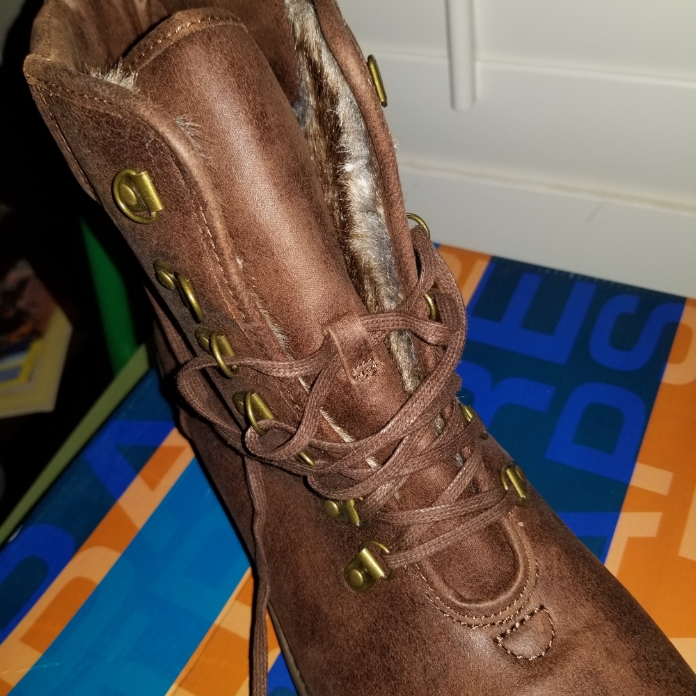 NIB Lucky brand lace up hiking boots 11M